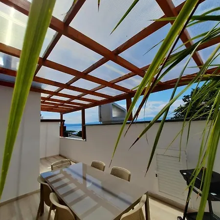 Njivice, Otok Krk, Apartman Dora Exterior photo