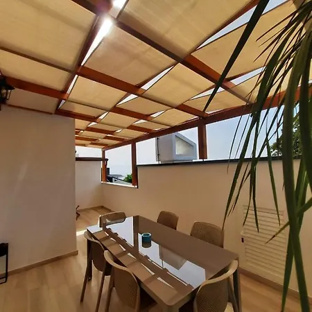 Njivice, Otok Krk, Apartman Dora Exterior photo