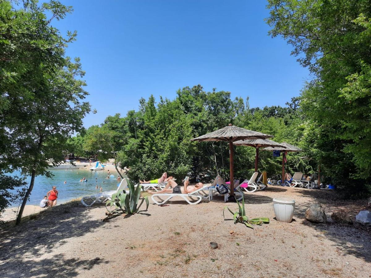 Njivice, Otok Krk, Dora *